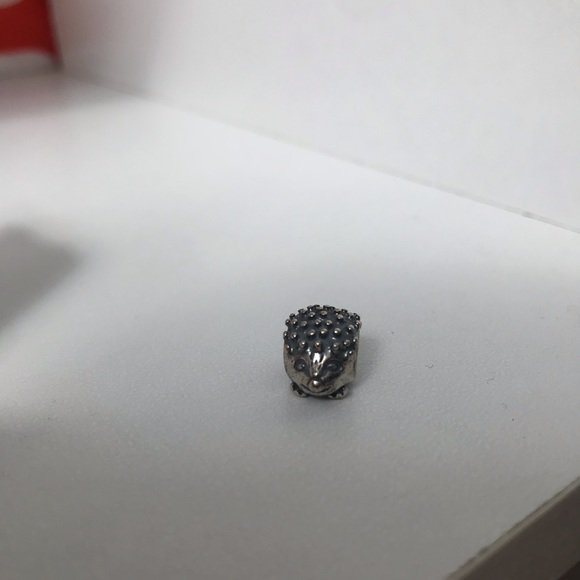 Pandora Hedgehog Charm - Picture 8 of 9